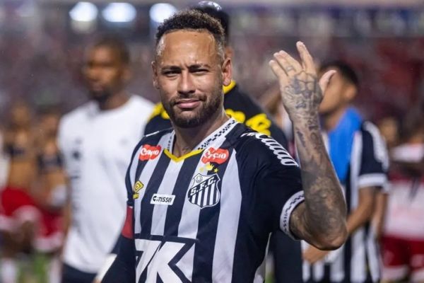 سوژه شدن لبخوانی حرفهای نیمار در حلقه بازیکنان سانتوس