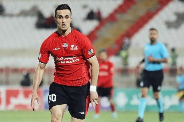  یک بازیکن دیگر از تراکتور جدا می‌شود