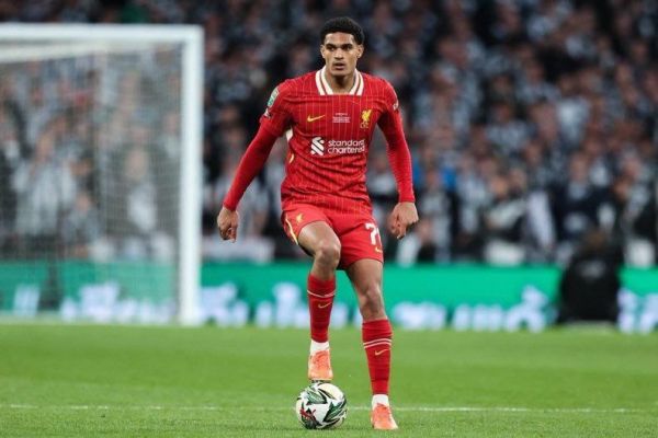  قیمت ۶۰ میلیون یورویی لیورپول برای مدافع آینده‌دار