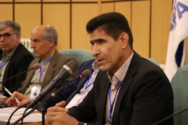  حیدری  صنعت باید از فوتبال در چهارمحال و بختیاری حمایت کند