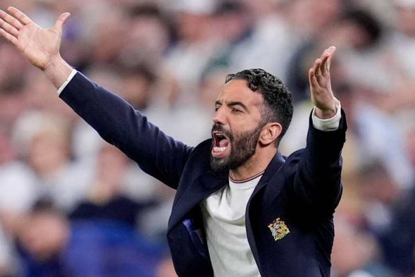 اختلاف نظر آموریم و سران منجستریونایتد درباره ستاره جوان این تیم