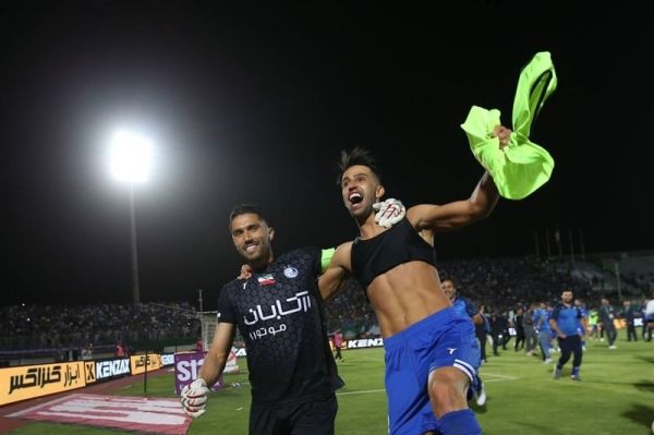 سیدحسین حسینی آدم فرستادند تا علیه من شعار بدهند در استقلال میمانم