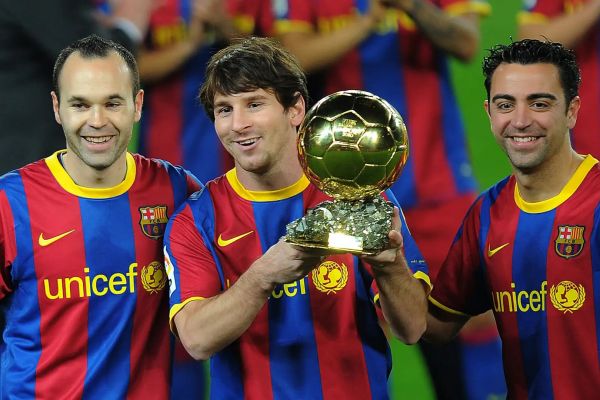 گلهمندی ژاوی از قرار گرفتن پشت سر مسی و رونالدو