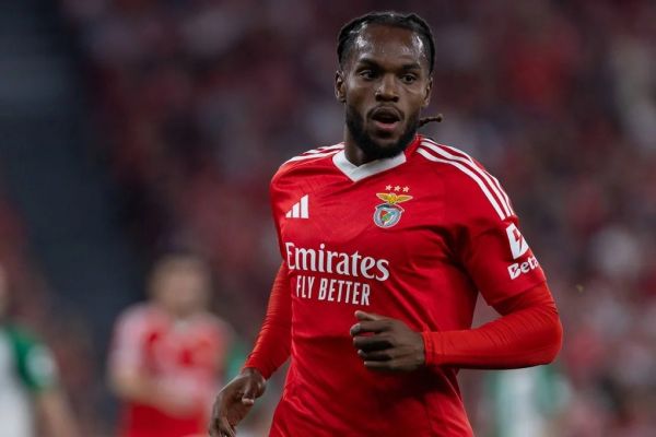  هافبک پرتغالی به پی‌اس‌جی پس داده شد