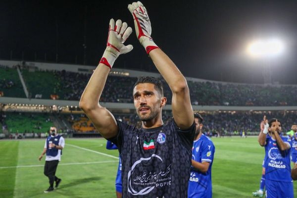 سیدحسین حسینی در شب قهرمانی؛ کلینشیت، جام بر سر و طبال عکس