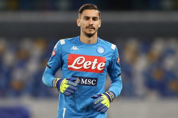 تمدید در آستانه نهایی شدن؛ الکس مرت در ناپولی ماندنی میشود