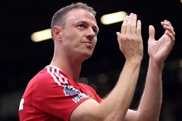  رسمی؛ خداحافظی مدافع منچستریونایتد از دنیای فوتبال