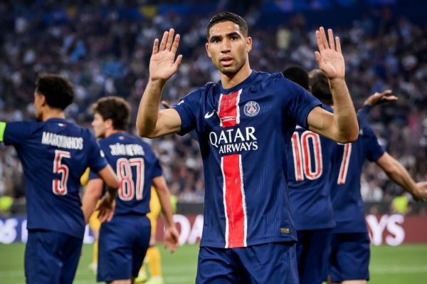 اشرف حکیمی و خودداری از خوشحالی بعد از گل پس از گلزنی به تیم سابق