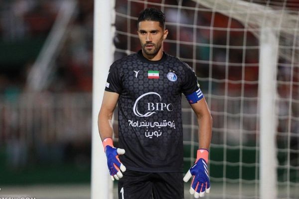 گزارش ویژه برای عقابی که به جز آبی، رنگ دیگری را دوست ندارد