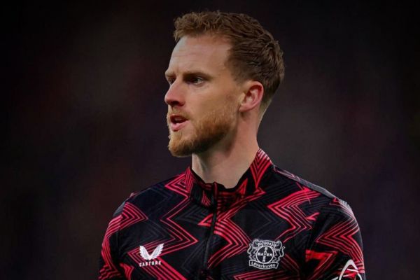 غیررسمی؛ دروازهبان برنتفورد نخستین خرید تن هاخ برای بایرلورکوزن