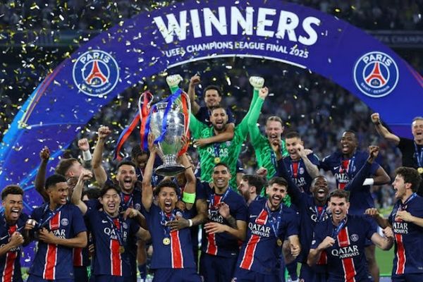 پاریسن ژرمن پس از چند بازی در لیگ قهرمانان اروپا به قهرمانی رسید