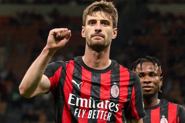 خروجیهای احتمالی در خط دفاعی میلان