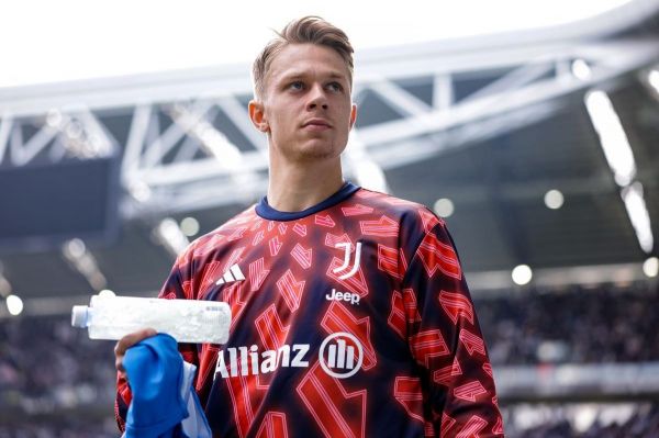 هافبک یوونتوس، گزینۀ میلان برای جانشینی ریندرز