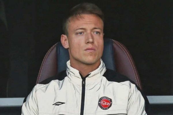 تلفظ اسم مهاجم تراکتور سرهنگ علیفر را میطلبد