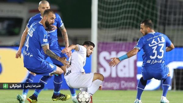  عمری و پیشنهادهایش؛ وینگر پرسپولیس همچنان سردرگم