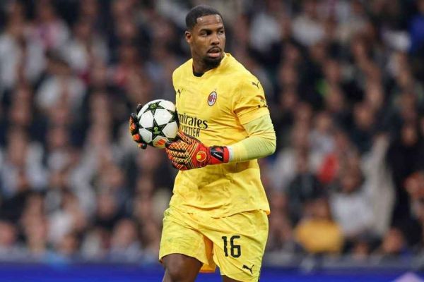 چلسی رقم درخواستی میلان برای دروازهبان فرانسوی را پرداخت نمیکند