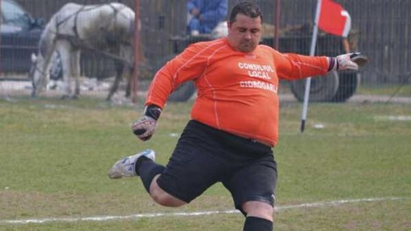  دروازه‌بان ۱۳۰ کیلویی که تیمش را نابود کرد