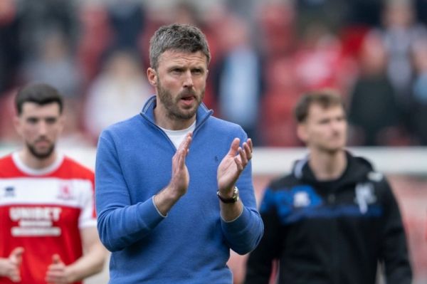 بازیکن سابق منچستریونایتد از هدایت تیم انگلیسی برکنار شد