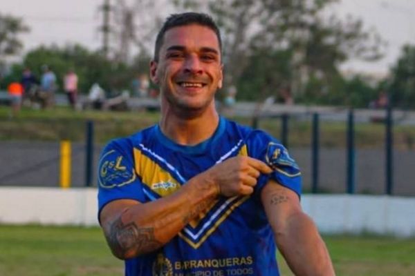  مرگ تاسف‌آور یک فوتبالیست در لیگ آرژانتین در زمین بازی