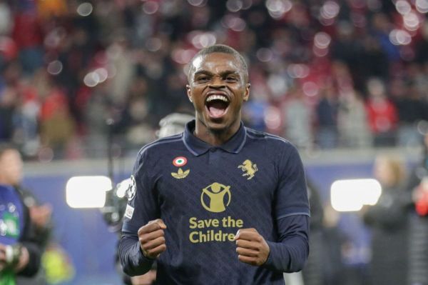 قرارداد مدافع میلان با یوونتوس دائمی میشود