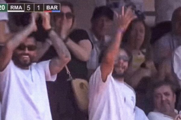  عکس؛ کری‌خوانی مارسلو برای بارسلونا با نشان دادن پنج