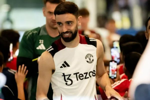 دفاع تمام قد مهاجم انگلیسی از لیگ عربستان در مقابل حرفهای برونو فرناندز