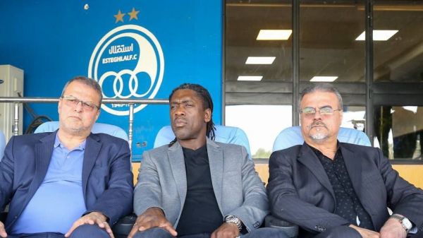 وضعیت نیمکت استقلال در دوران سیدورف؛ گزینههایی که فقط بررسی میشوند