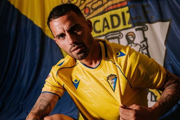 رسمی؛ بازیکن باسابقه اسپانیایی راهی کادیز شد