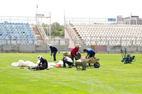  آغاز عملیات ترمیم چمن ورزشگاه اختصاصی تراکتور
