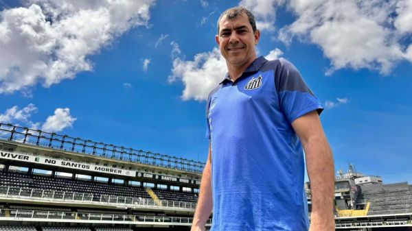 حمله هواداران استقلال به صفحه کاریله؛ تو را زنده نمیگذاریم