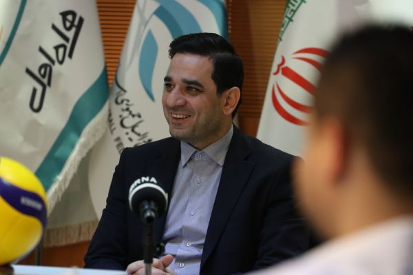 تقوی اگر با من مشکل دارید چرا به والیبال اجحاف میکنید