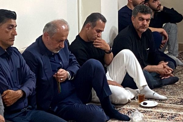  مدیرعامل پرسپولیس به دیدار خانواده الهه حسین‌نژاد رفت
