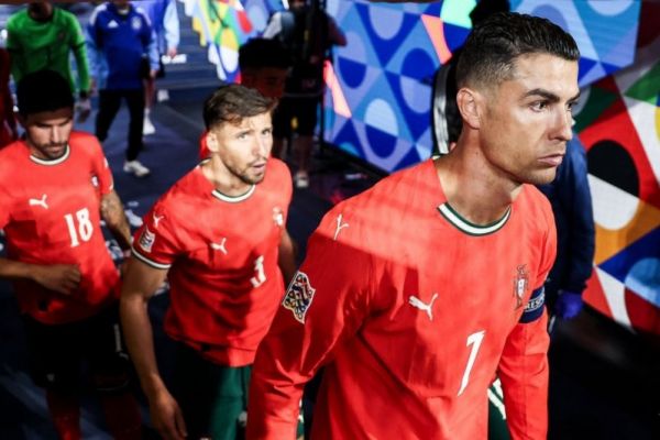 ستاره اسپانیایی که بین دو نیمه پیراهن رونالدو را گرفت