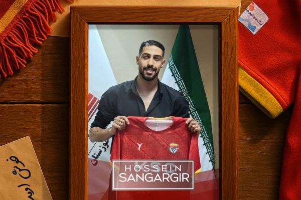 حسین سنگرگیر به فولاد پیوست