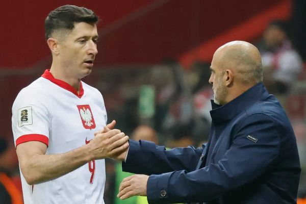 ابراز رضایت همتیمیهای لواندوفسکی از خداحافظی او از بازیهای ملی