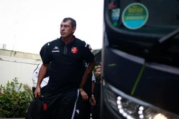 کاریله پشت در باشگاه؛ 48 ساعت نهایی برای معرفی سرمربی استقلال