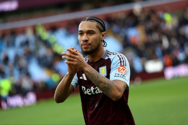  هافبک دفاعی استون ویلا در لیست خرید الهلال و الاهلی عربستان