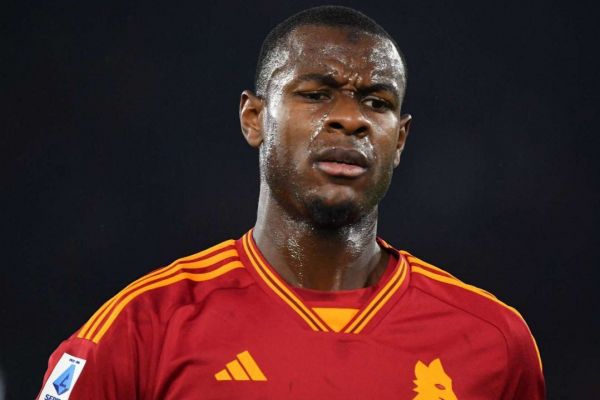 مدافع رم هدف تیم لندنی برای تقویت خط دفاعی