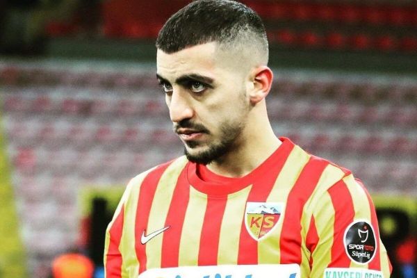  تشکر اینستاگرامی سیدمجید حسینی از سرمربی کایسری  عکس