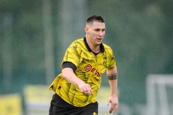  مدافع چاق دورتموند، گزینه خط دفاع میلان