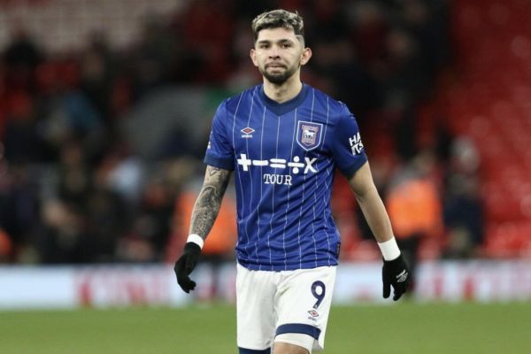 ستارۀ فصل پیش ایپسویچ، گزینۀ جدید خط هافبک اینتر