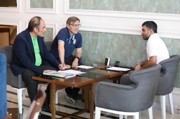  اولین نشست روانخواه و مانیکونه برگزار شد