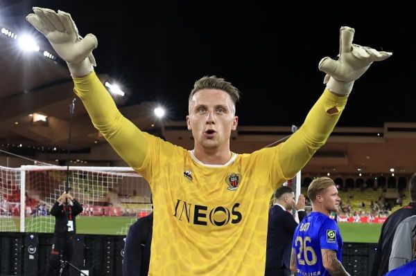 دروازهبان نیس گزینه احتمالی انتقال به منچستریونایتد