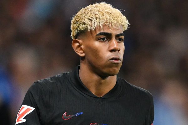 آیا زمان تغییر پست لامین یامال فرارسیده است