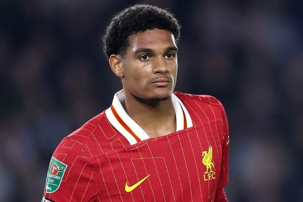  بایر لورکوزن در فکر جذب مدافع لیورپول