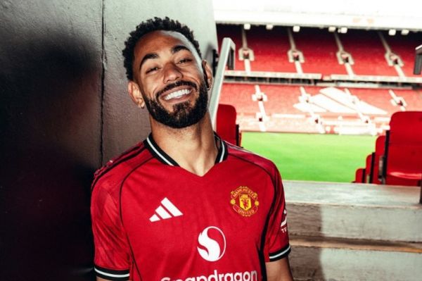  رسمی؛ مهاجم برزیلی به منچستریونایتد پیوست