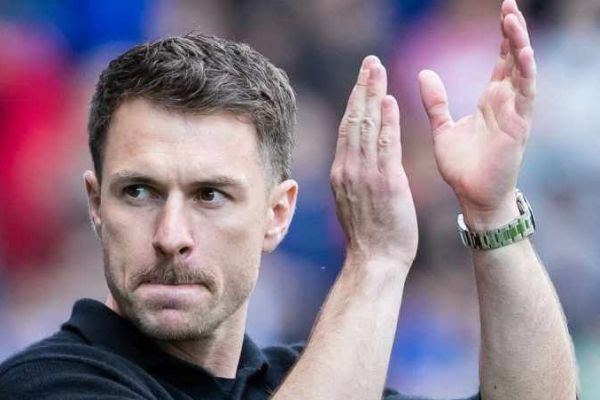  آینده همچنان مبهم ستاره سابق خط میانی آرسنال