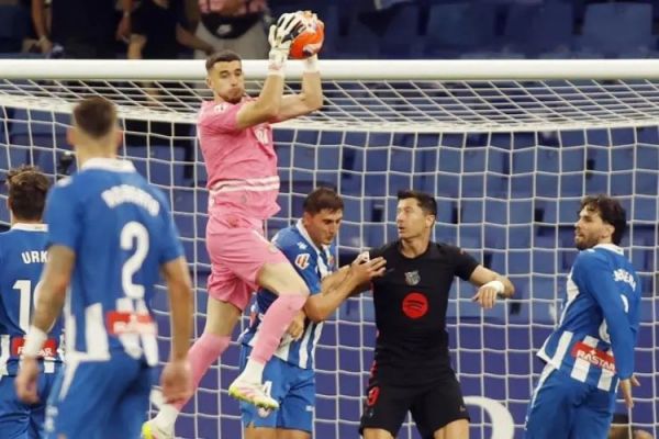 بارسلونا برای انجام خرید جدیدش به سراغ وام میرود