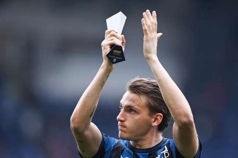  اخبار ضد و نقیض، دربارۀ خط حمله میلان برای فصل آینده