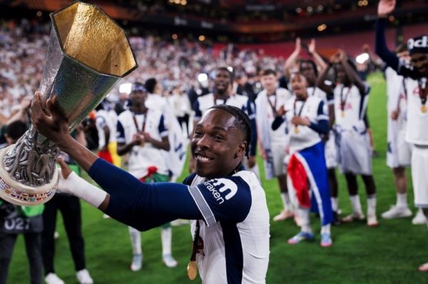 انتقال مهاجم بایرن مونیخ به قهرمان لیگ اروپا قطعی میشود